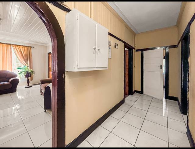 3 BEDROOM FREEHOLD FOR SALE IN WILLOW PARK